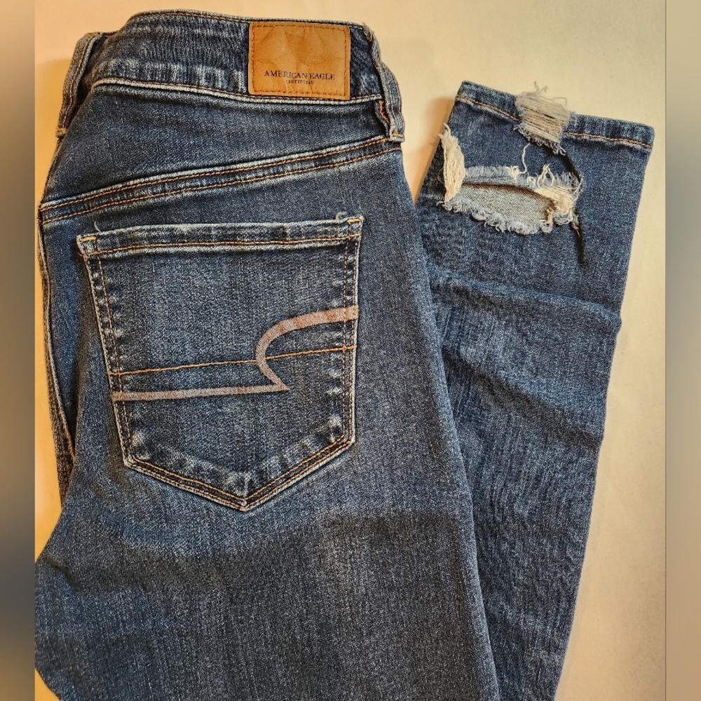 AE Super Stretch Distressed Short Skinny Jeans